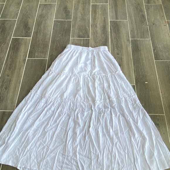 NWT Skirt with Pockets - Picture 5 of 8